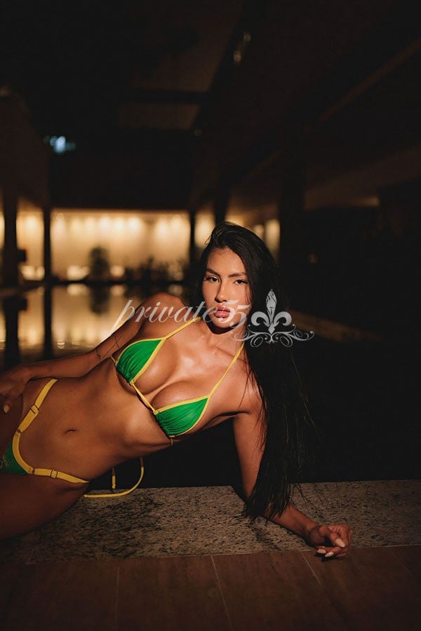 Isabelle  Akemi, garota de programa, foto 2