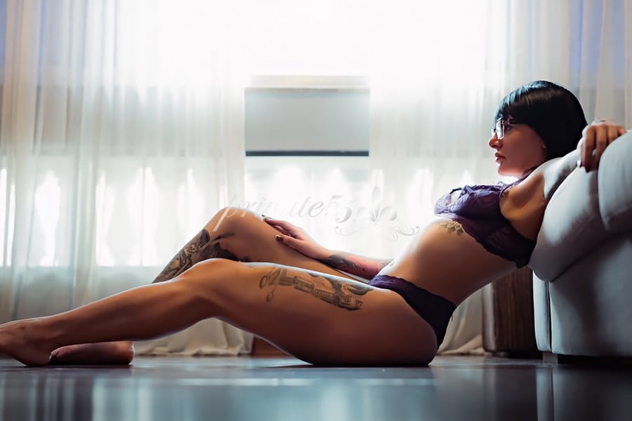 Lara Muller, garota de programa, foto 2