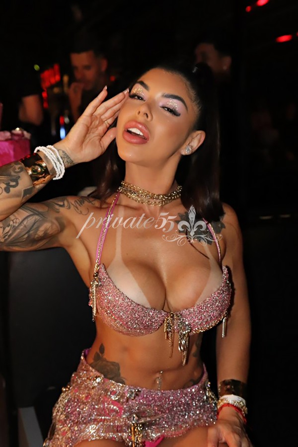 Public photo 23 of Gabriella Euzébio