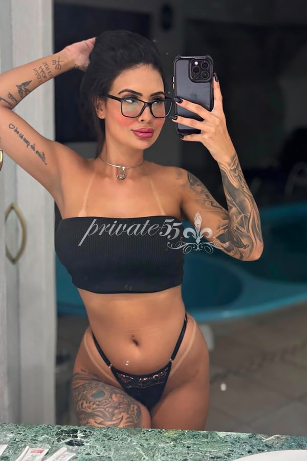Public photo 18 of Fernanda Lobatto