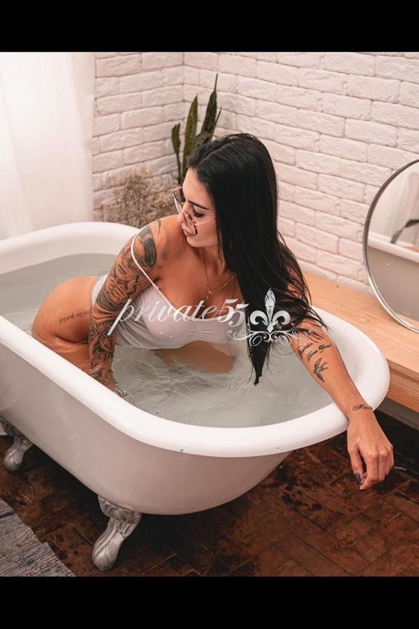 Public photo 7 of Fernanda Lobatto