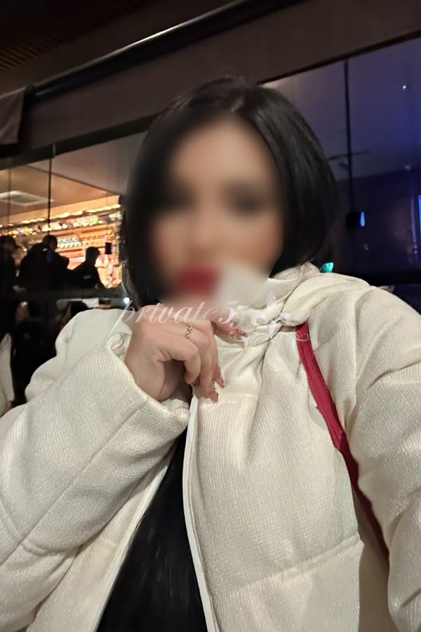 Public photo 17 of Julia Viena