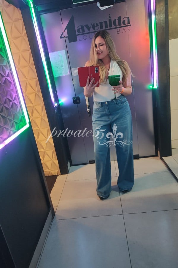 Bianca Ferrari, garota de programa, foto 2