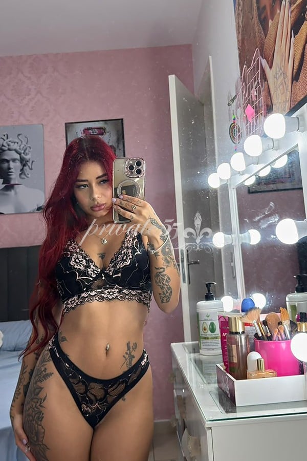 Public photo 4 of Cristal Amorim