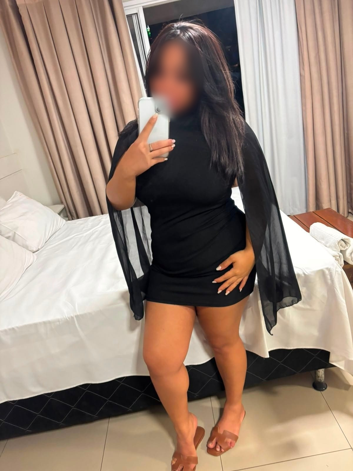 Public photo 4 of Julia