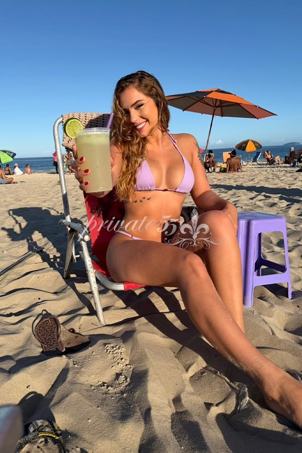 Public photo 11 of Michelly Porto