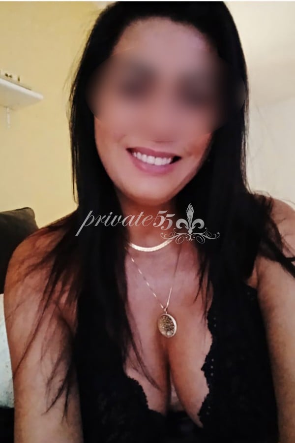 Public photo 9 of Bianca Matos