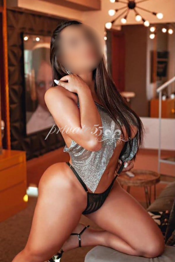 Public photo 27 of Georgina R