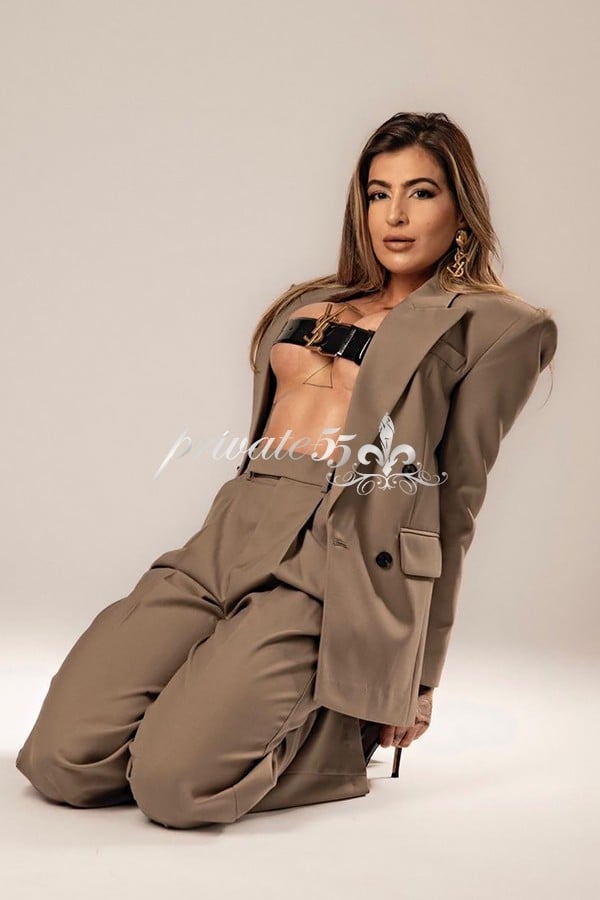 Maya Lara, garota de programa, foto 2