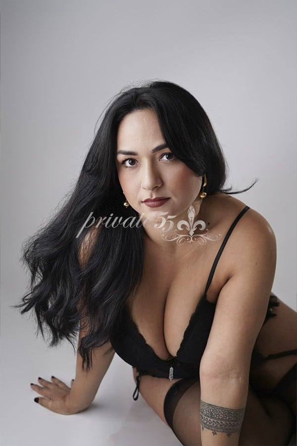 Akali Tantra, acompanhante, foto 4