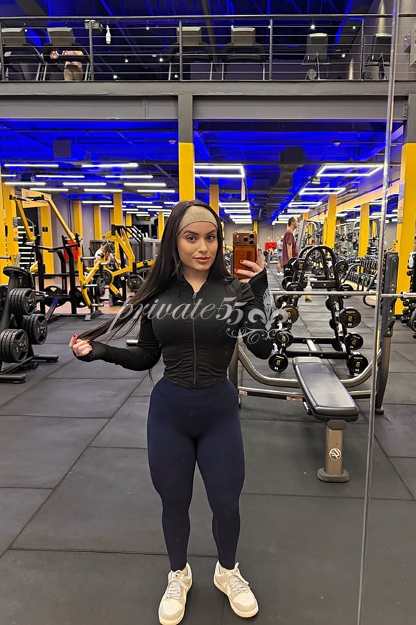 Public photo 12 of Isabella Valente
