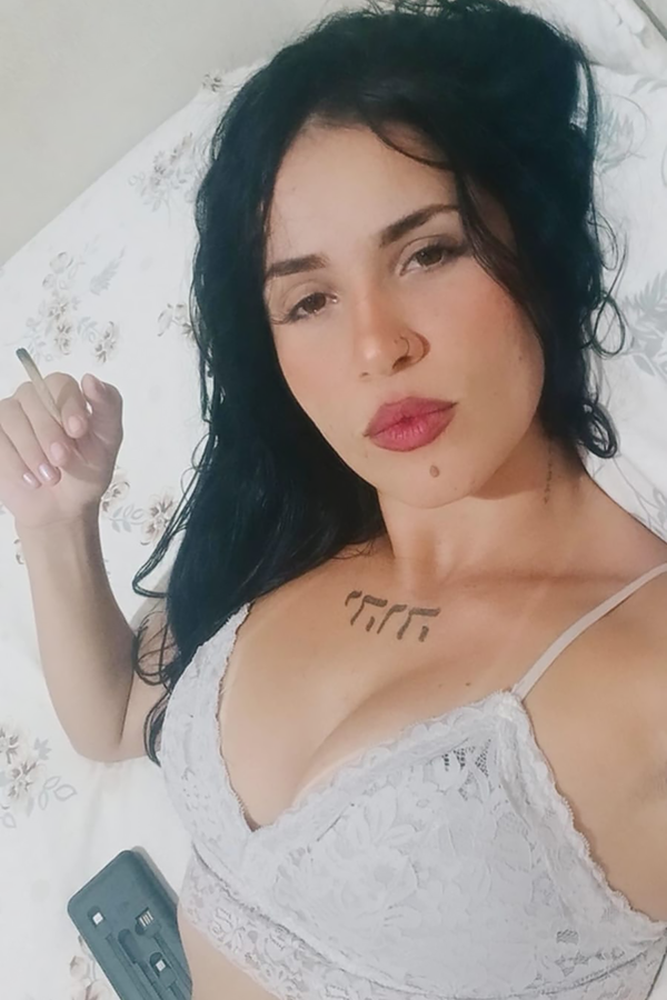 Public photo 12 of Karol Mendes