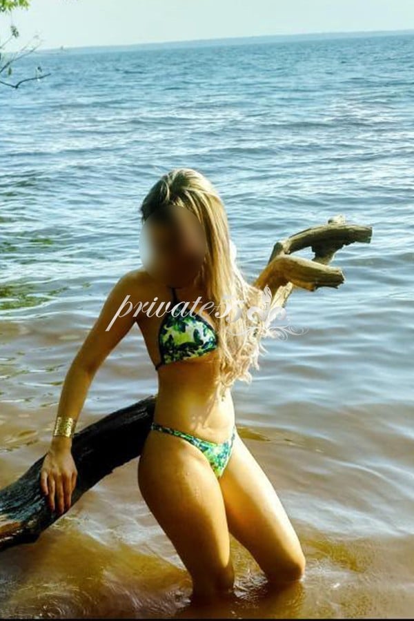 Carol Santos, garota de programa, foto 6
