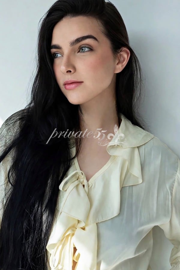 Íris Bellini, acompanhante de luxo, foto 9