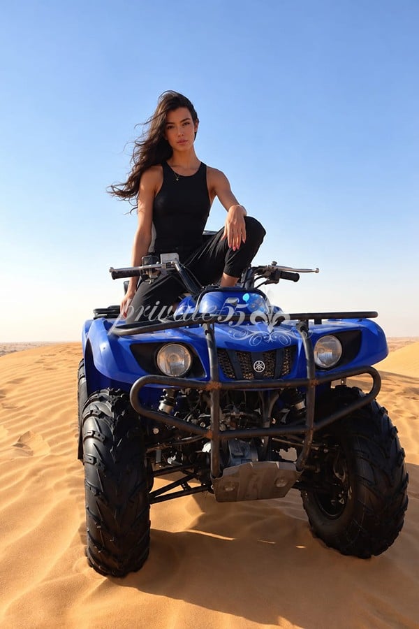 Public photo 18 of Larissa Fontes