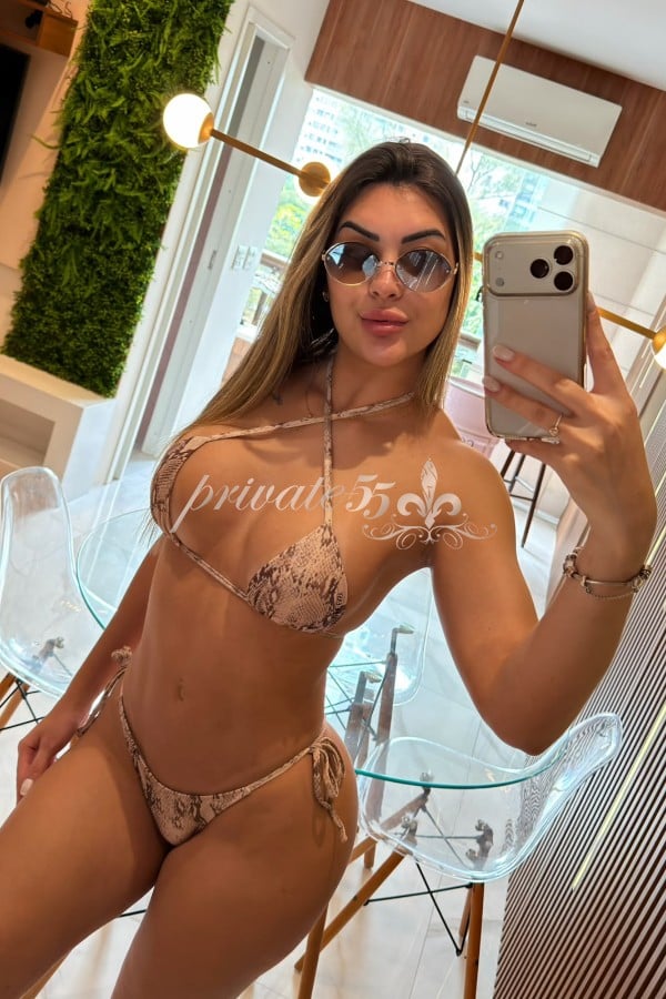 Melissa Ramos, garota de programa, foto 2