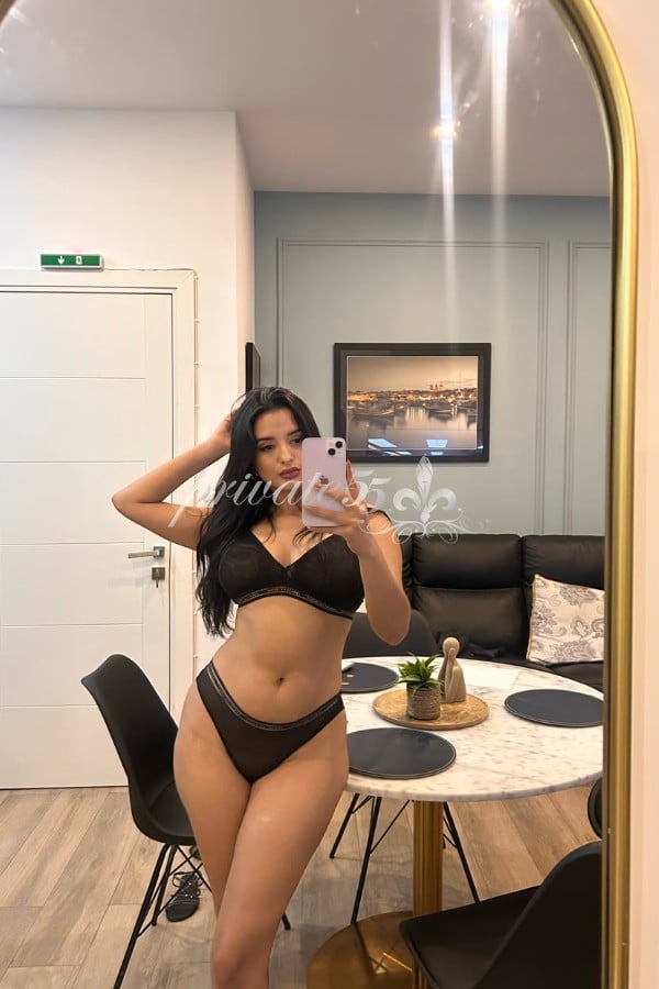 Glenda Castro, garota de programa, foto 2