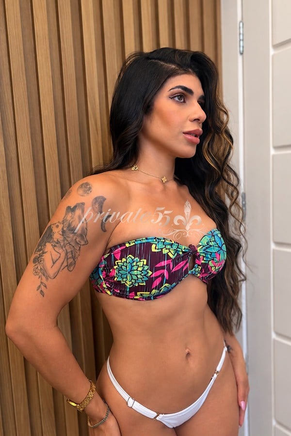 Rebeca Lins, garota de programa, foto 2