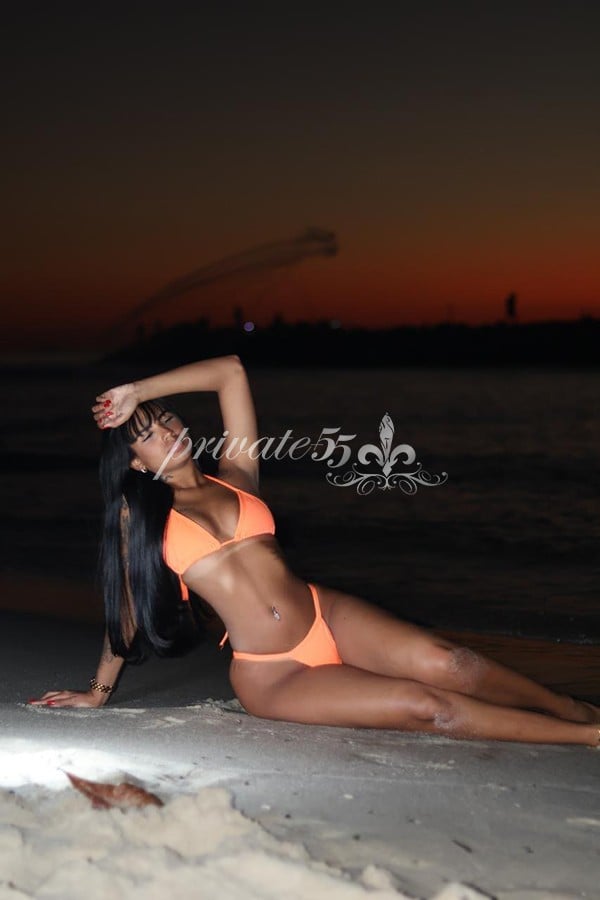 Public photo 4 of Lua Mendonça